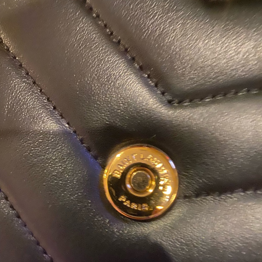 Brand New Authentic Medium Saint Laurent LouLou - Picture 5 of 10